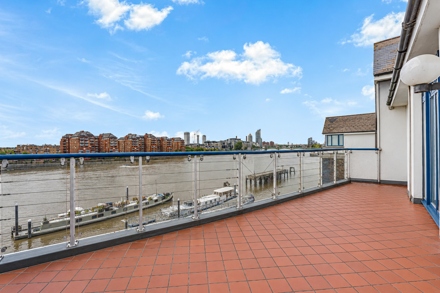 Clove Hitch Quay, Battersea, London, SW11